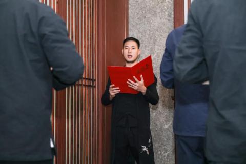 罗湖区人大常委副主任谭会茹一行莅临金海岸娱乐调研