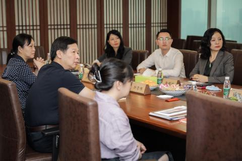 罗湖区委统战部副部长、工商联党组书记叶志伟一行到金海岸娱乐调研