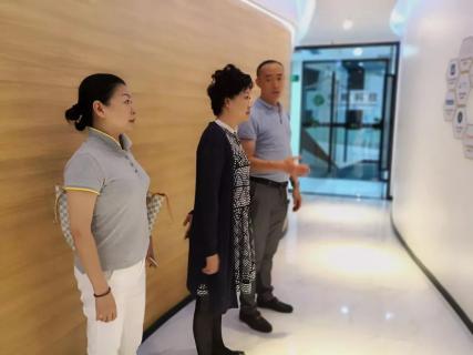 赣江南昌经开区领导受邀访问金海岸娱乐加速器，为优质项目落地南昌创造新机遇
